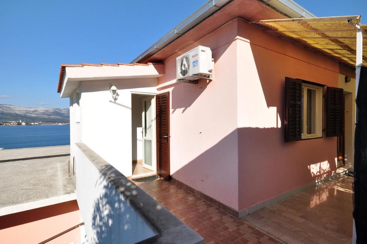 Apartments By The Sea Arbanija, Ciovo - 1085 Trogir Exterior foto