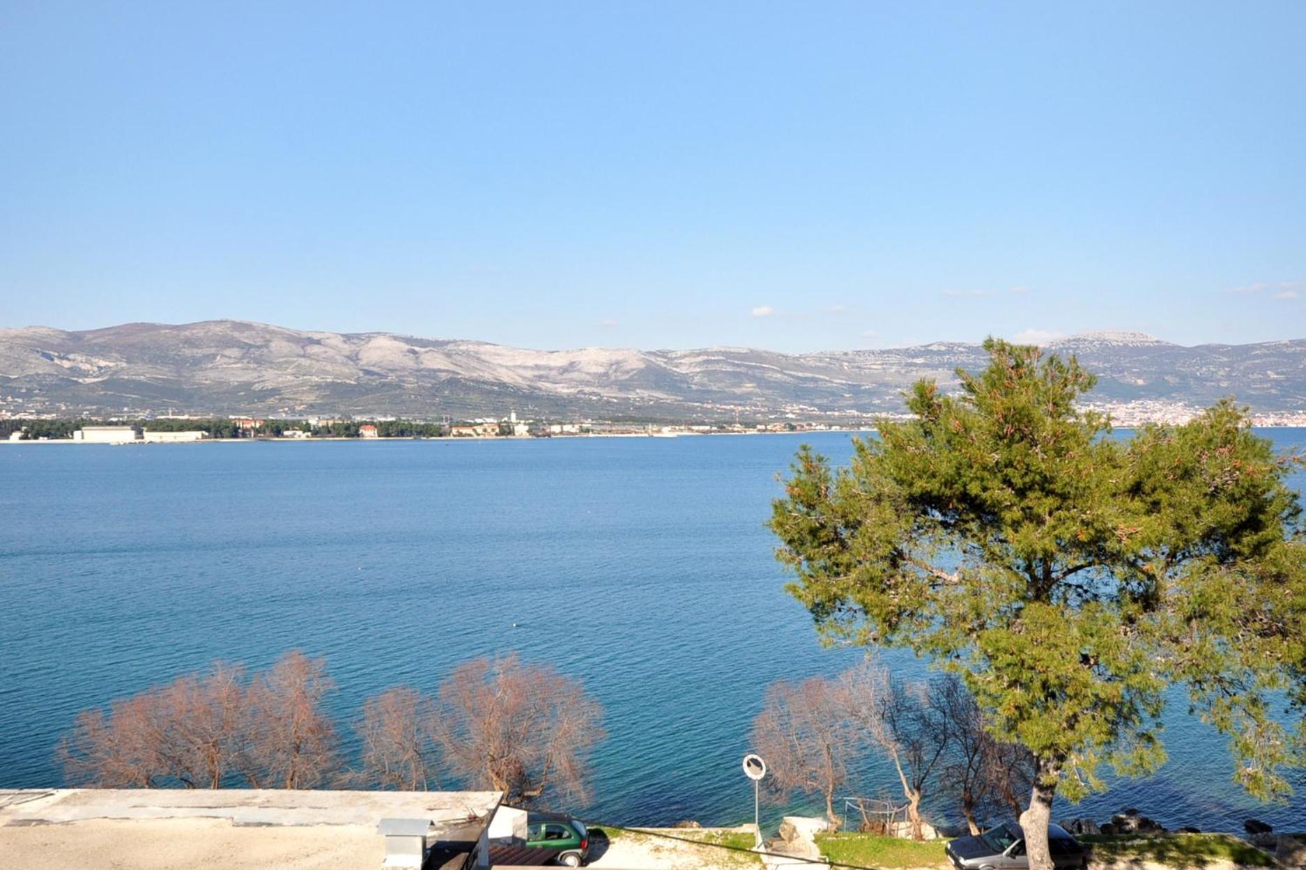 Apartments By The Sea Arbanija, Ciovo - 1085 Trogir Exterior foto